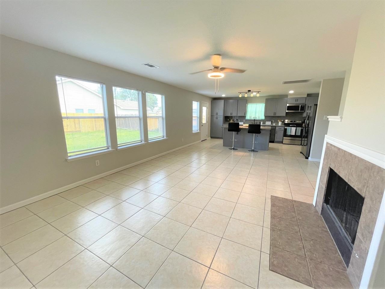 15406 Bay Lodge Ln #15406 - Photo 2 of 22