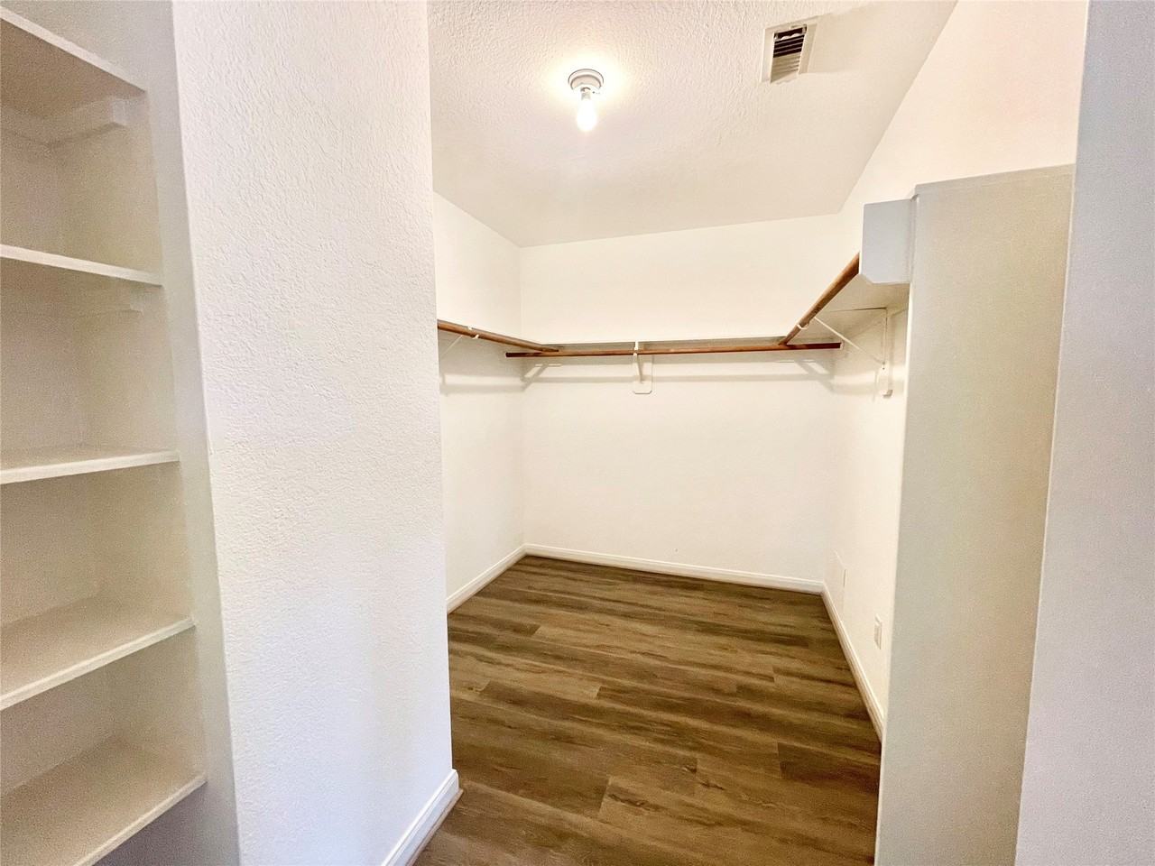 15406 Bay Lodge Ln #15406 - Photo 6 of 22