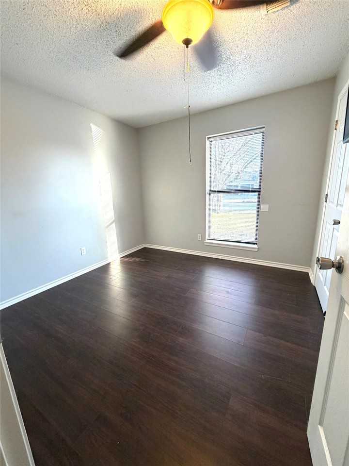 2714 33rd Ave N #2714 - Photo 4 of 19