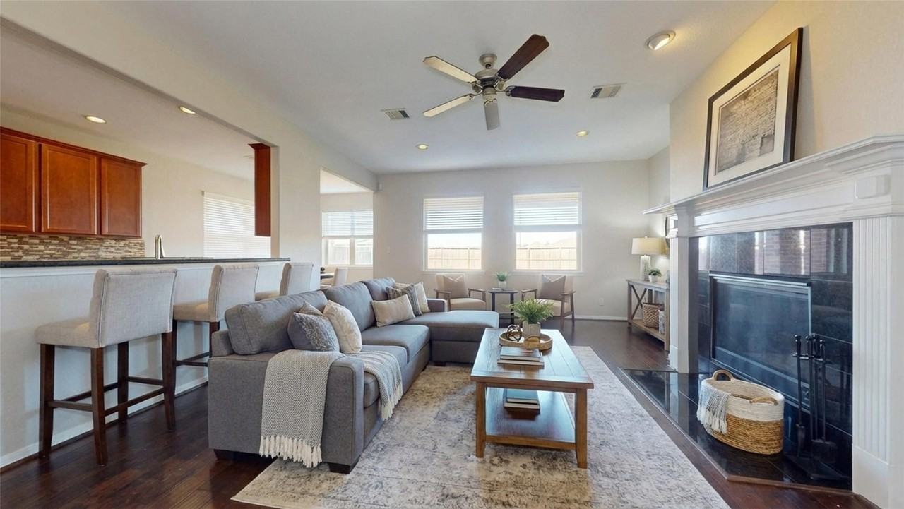 20254 Fossil Valley Ln #20254 - Photo 3 of 44