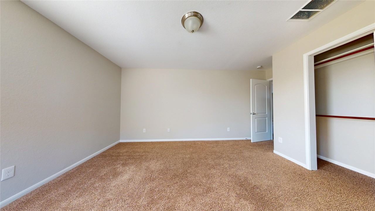 20254 Fossil Valley Ln #20254 - Photo 7 of 44