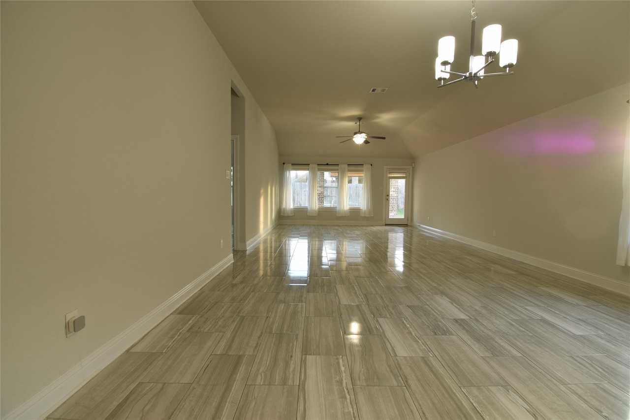 16643 Highland Country Dr #16643 - Photo 7 of 18