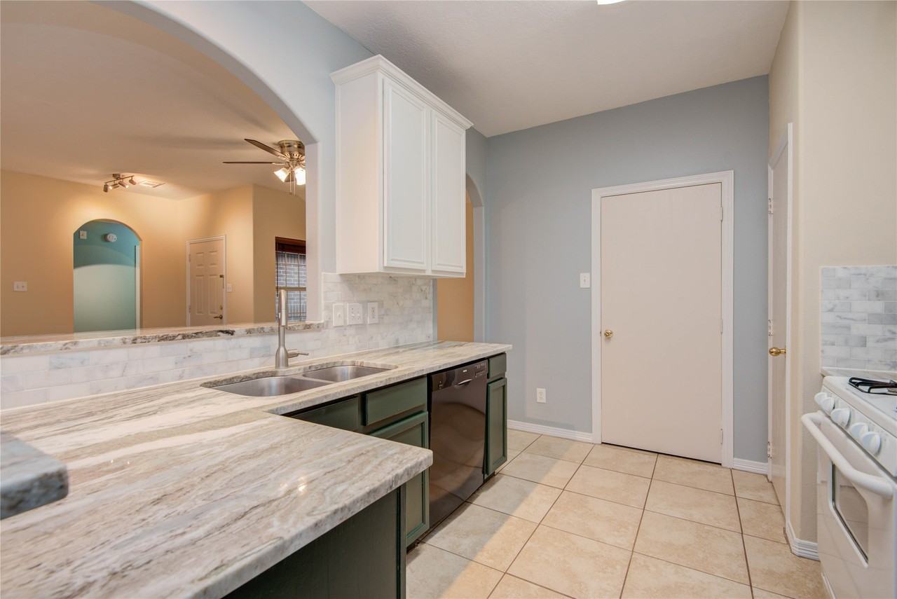 3330 Peachstone Pl #3330 - Photo 3 of 21