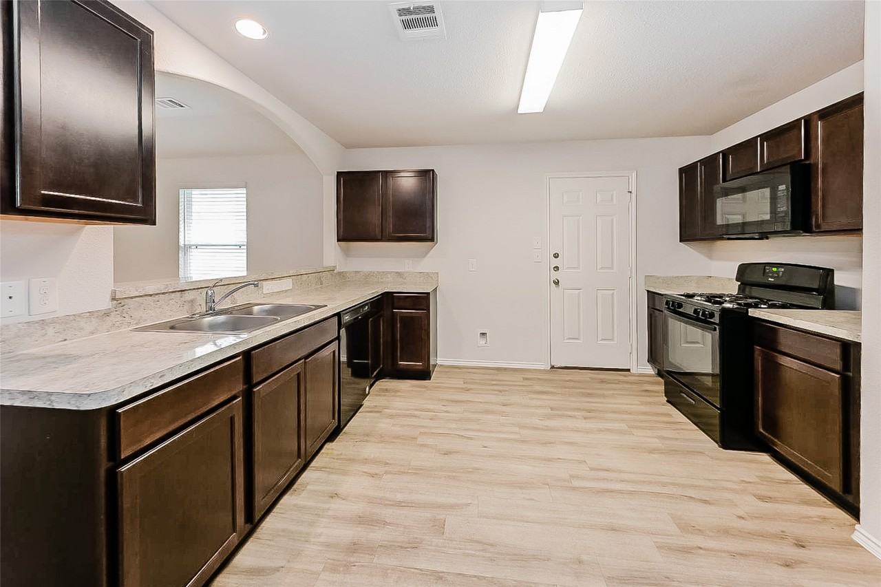 3303 Atascocita Elm Dr #3303 - Photo 4 of 13