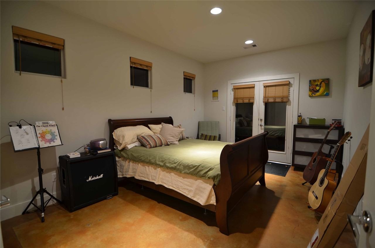 5427 Kansas St #5427B - Photo 7 of 17