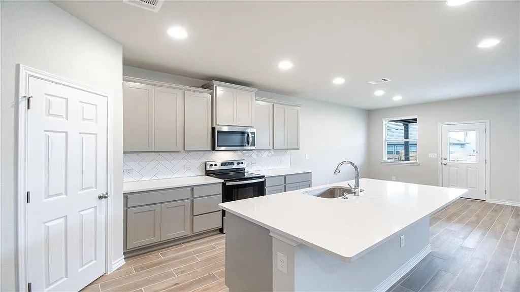 317 Capstone Rd #317 - Photo 7 of 10