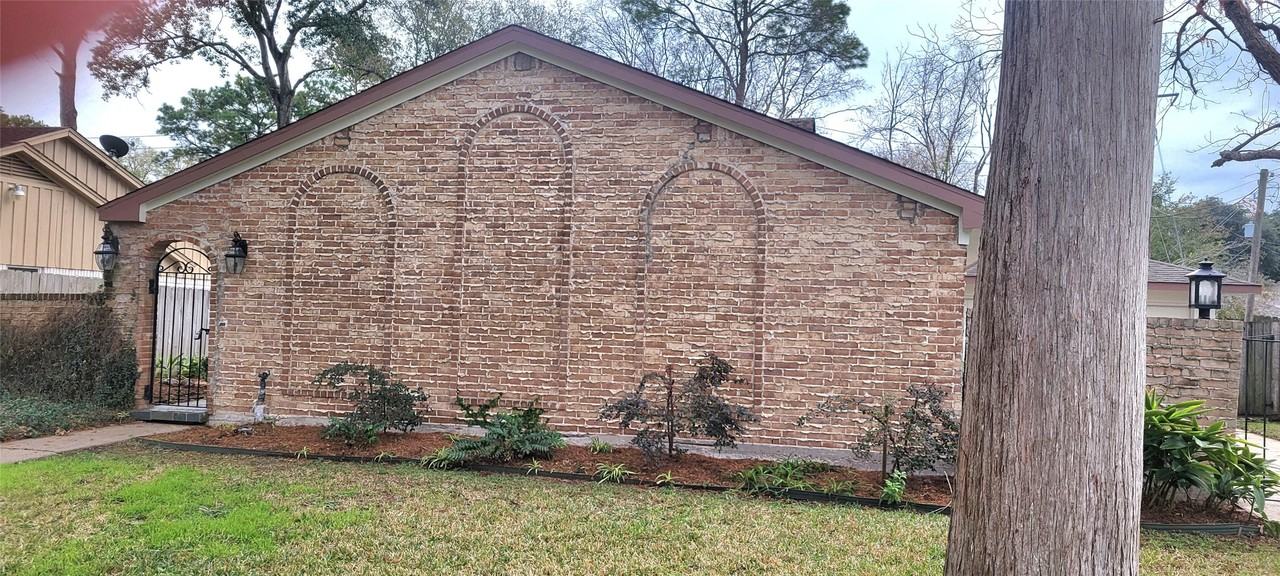 12531 Hazelwood Ln #12531 - Photo 2 of 17