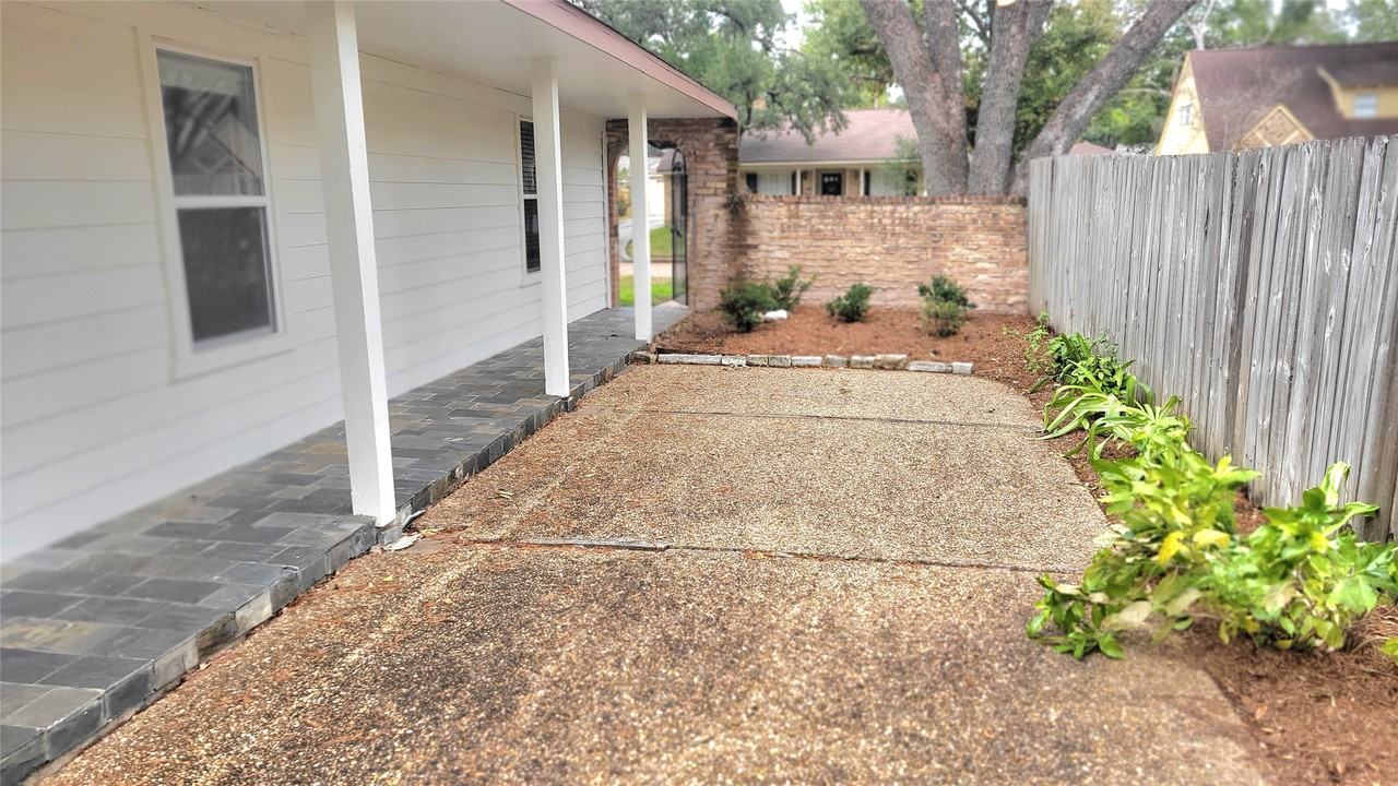 12531 Hazelwood Ln #12531 - Photo 4 of 17