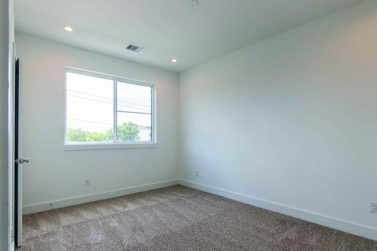 5841 Dolores St #5841 - Photo 4 of 23