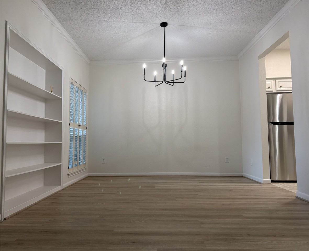 1025 Fountain View Dr #1025 - Photo 6 of 16