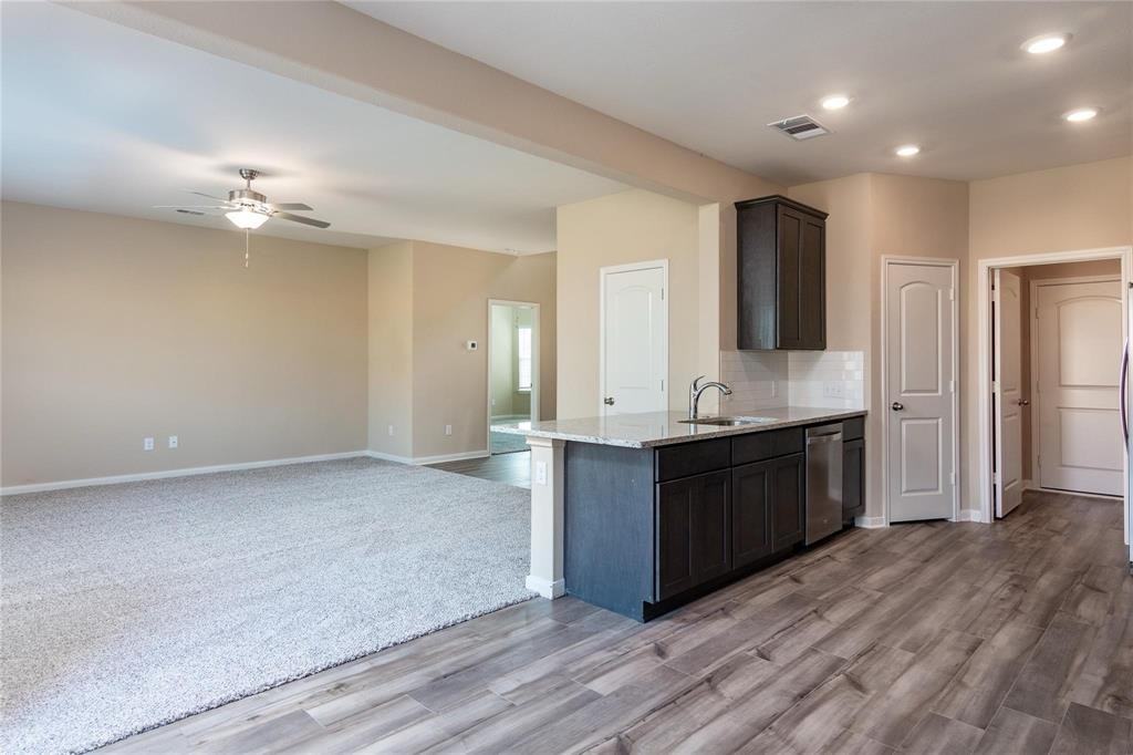 216 Lake Rdg #216 - Photo 6 of 20