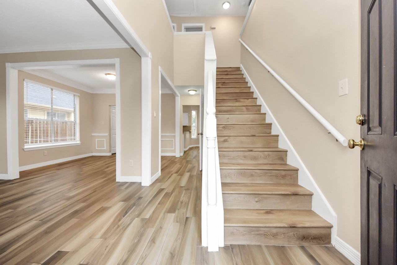 1702 Park Ridge Dr #1702 - Photo 4 of 28