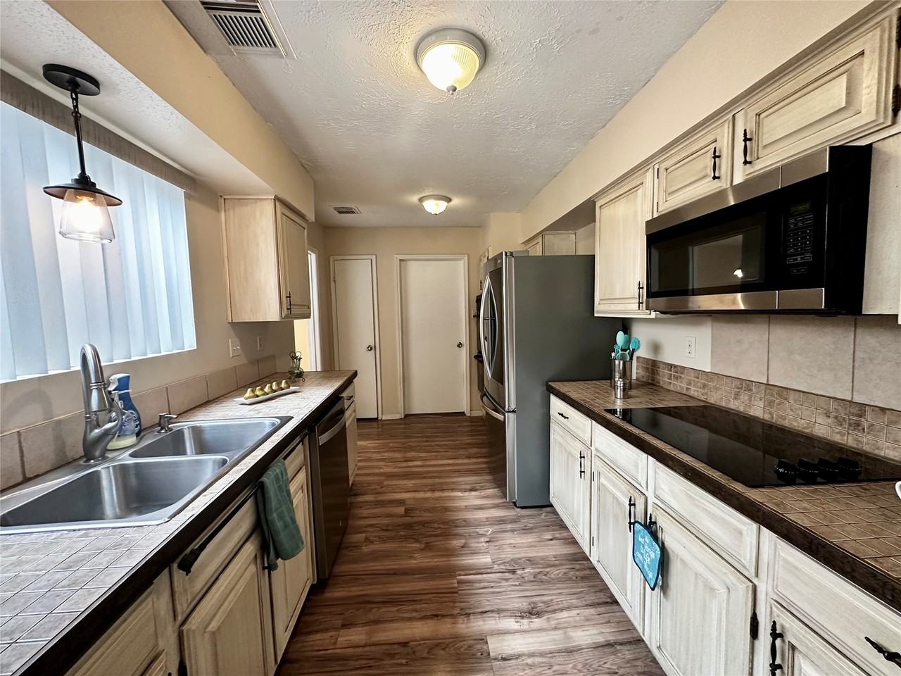 22227 Deville Dr #22227 - Photo 6 of 35