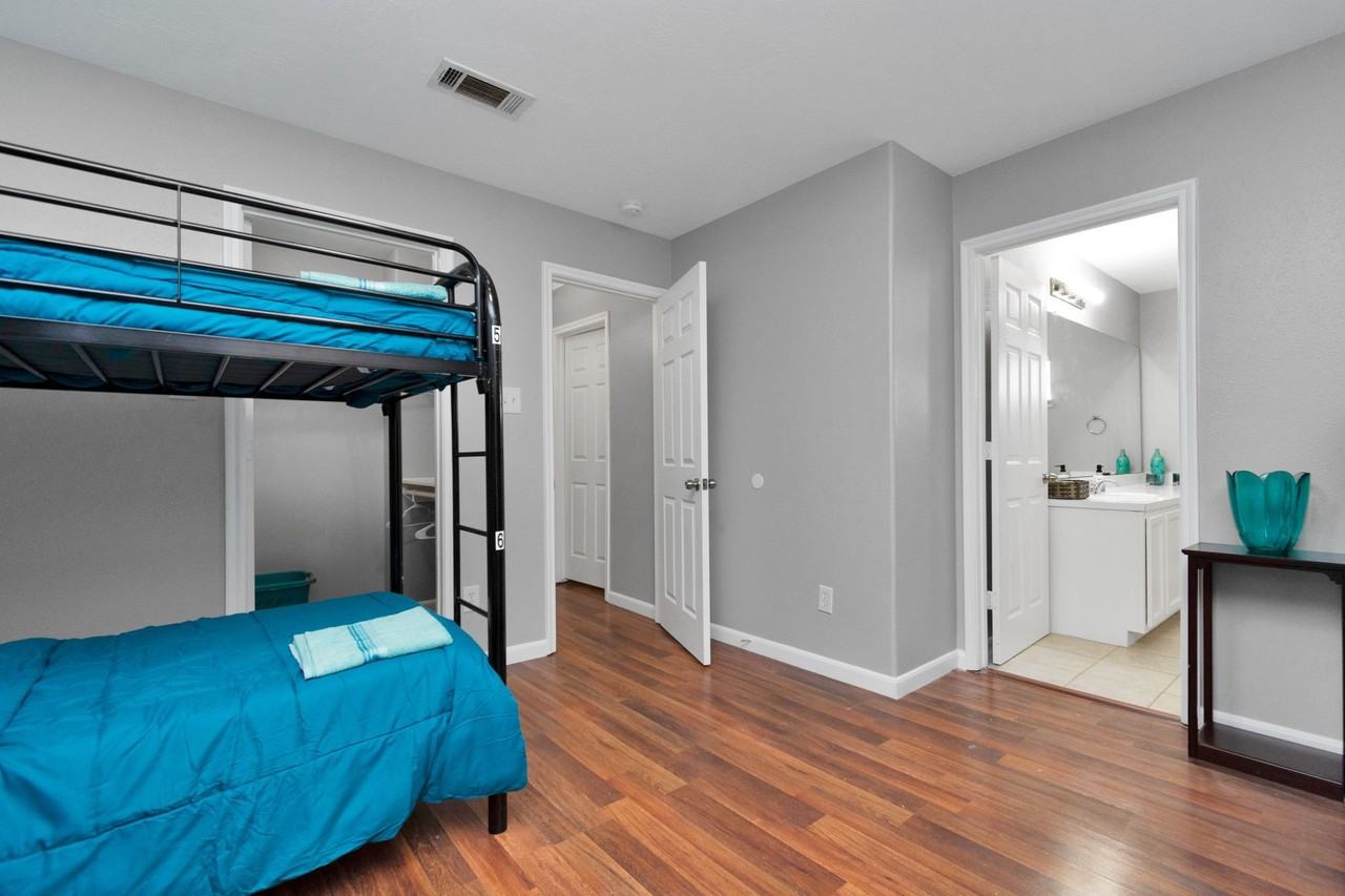 5822 Santa Bernadetta #5822 - Photo 2 of 26