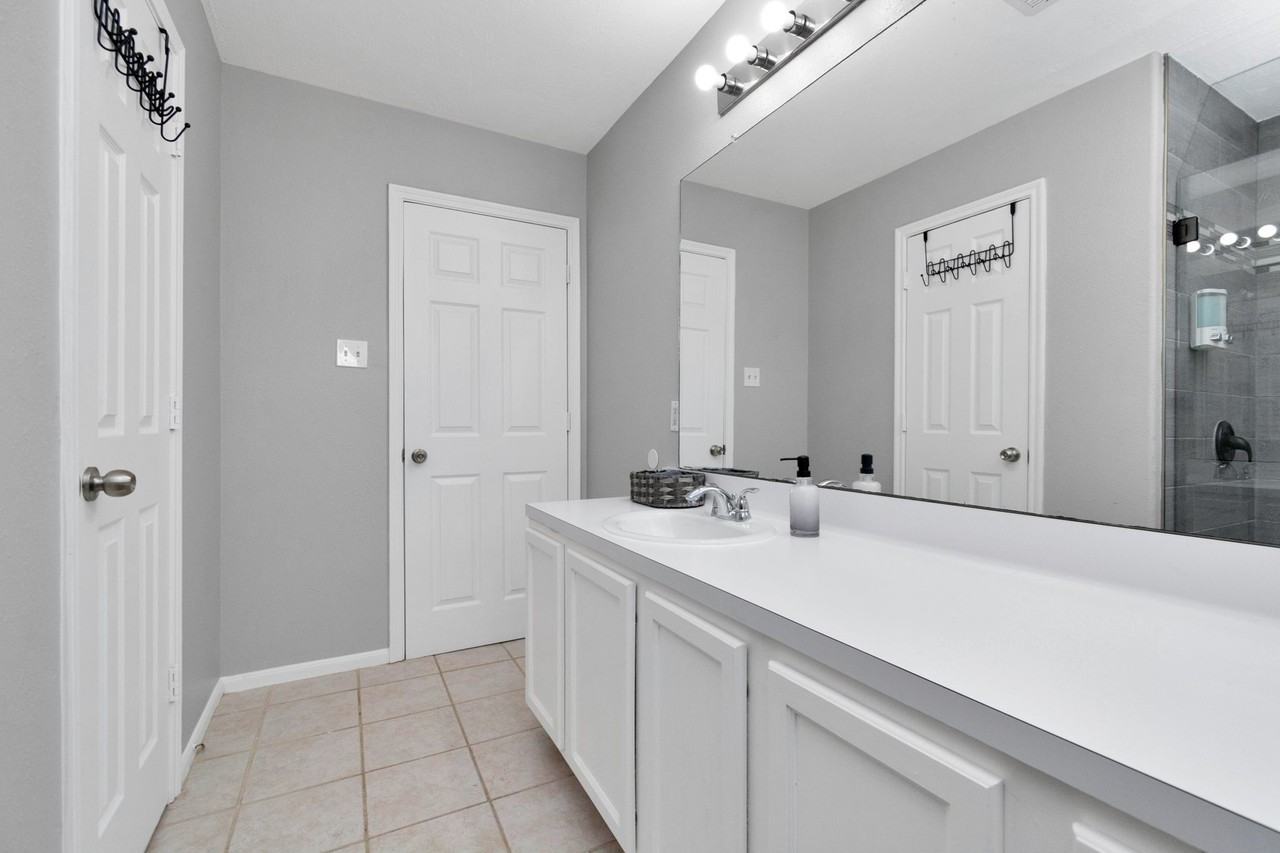 5822 Santa Bernadetta #5822 - Photo 4 of 26