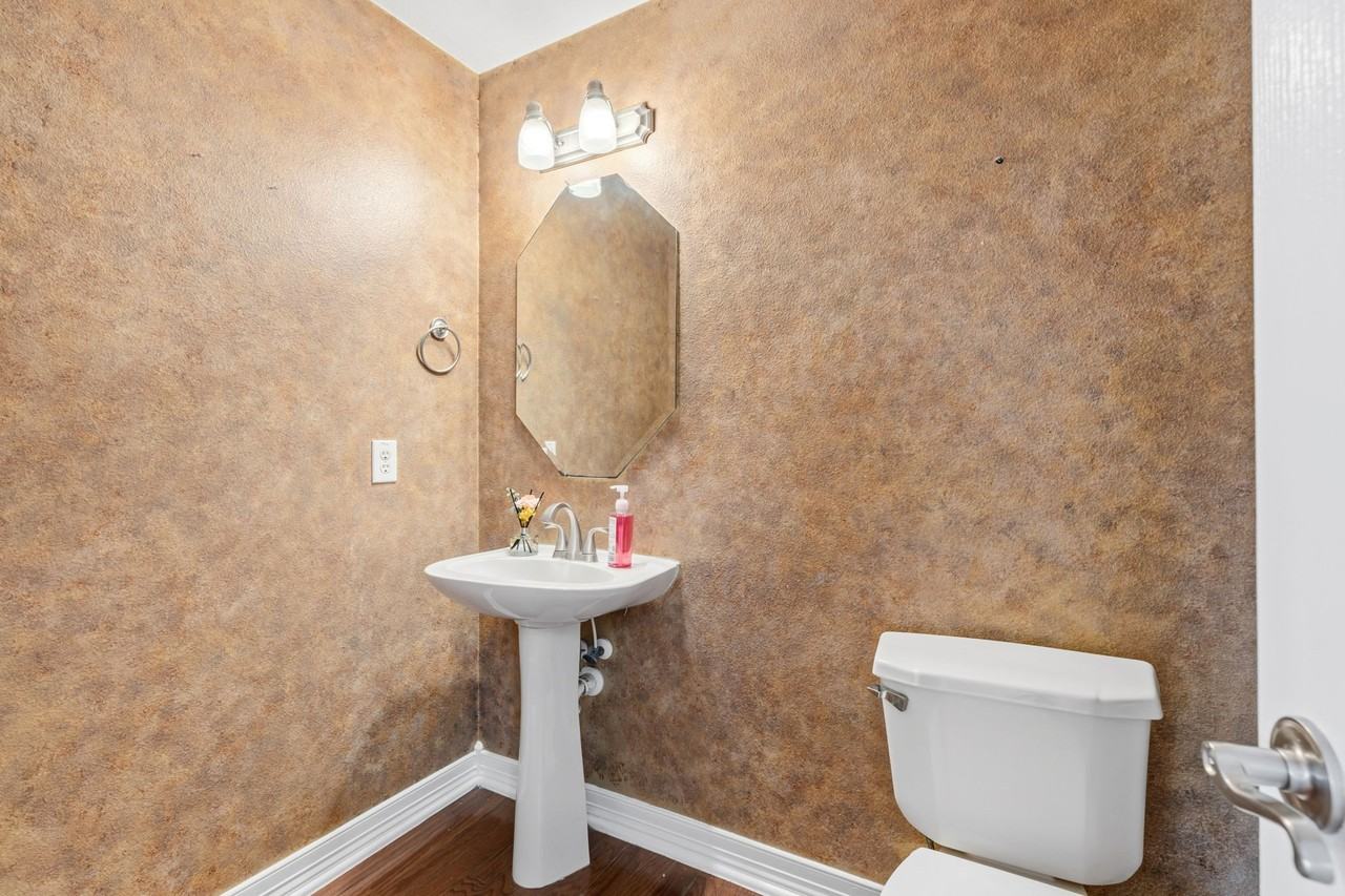 5630 Ashford Ridge Ln #5630 - Photo 2 of 49