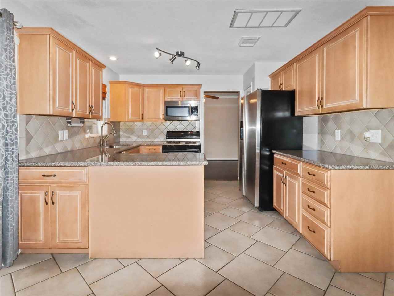 17111 Bayou Bluff Ct #17111 - Photo 2 of 17