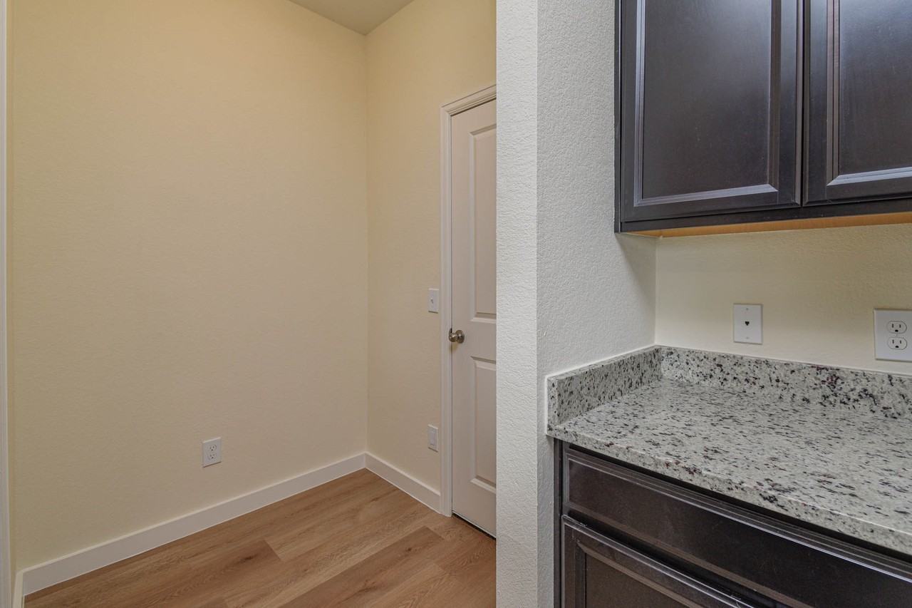 1024 Water Oak Ln #1024 - Photo 7 of 24