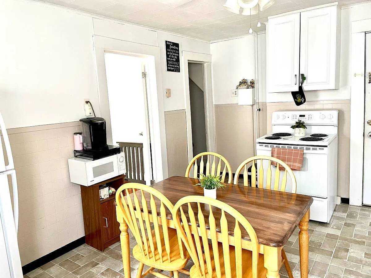 4 Apple Ave #4 - Photo 3 of 21