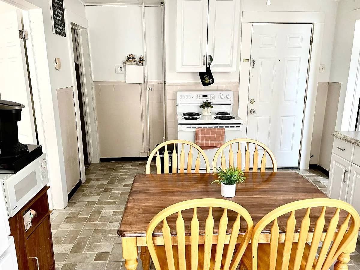 4 Apple Ave #4 - Photo 4 of 21