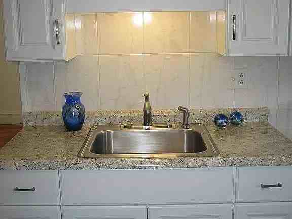 4 Apple Ave #4 - Photo 5 of 21