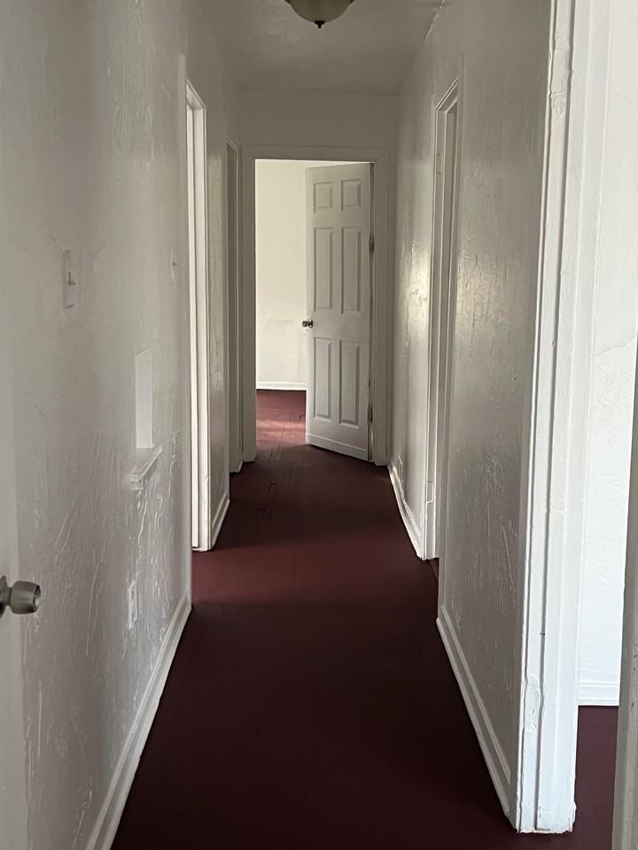 1306 Scarborough Ln #NA - Photo 5 of 13