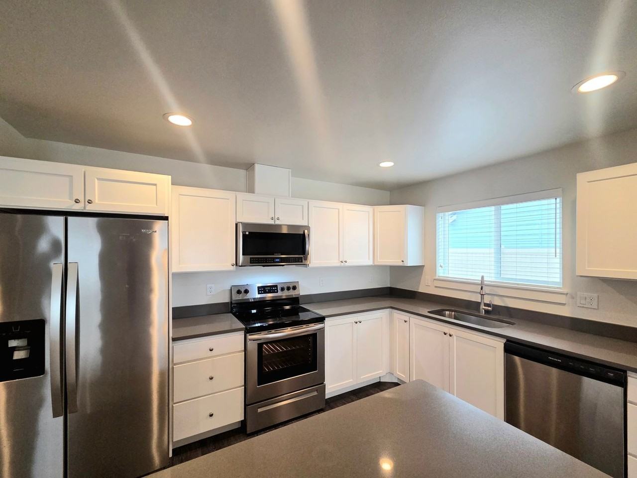 2285 2nd St Se - Photo 2 of 41