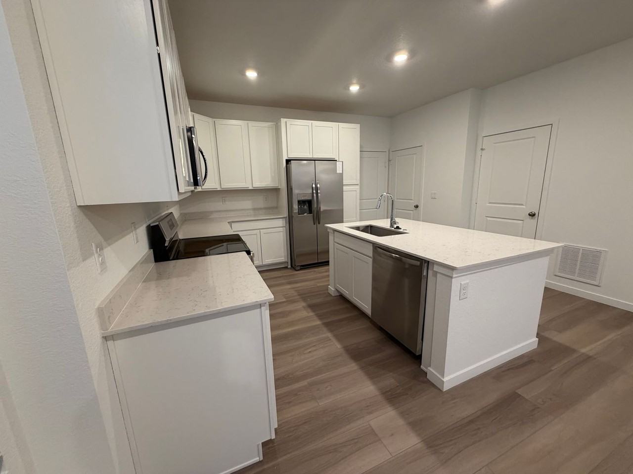 713 N Carrie St - Photo 2 of 40