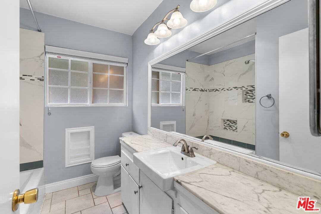 9631 Crystal View Dr #9631 - Photo 7 of 35