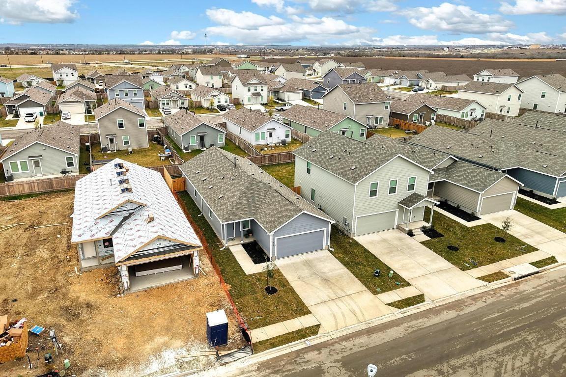 23437 Firelight Dr #23437 - Photo 4 of 36