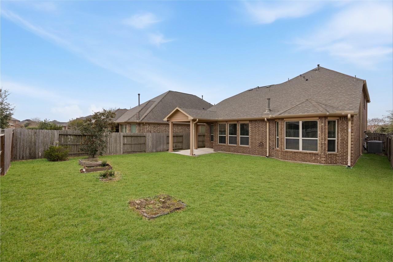 16726 Sycamore Bend Dr #16726 - Photo 5 of 36