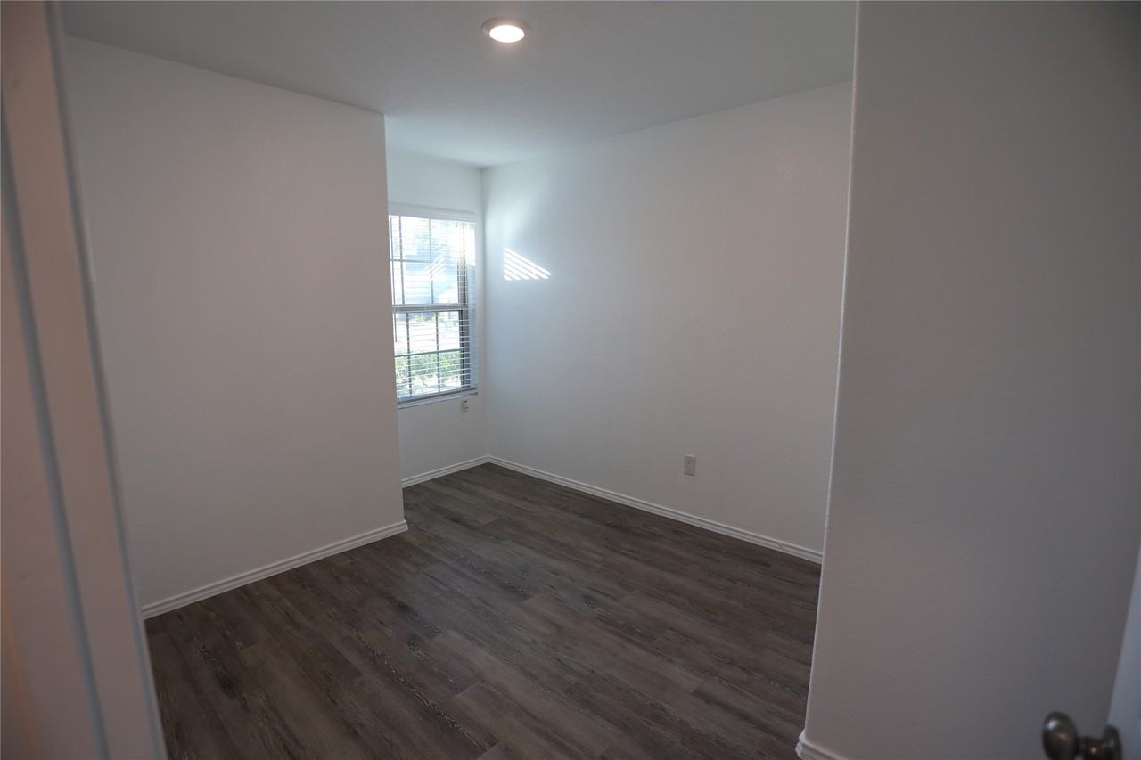 1603 Oleander Greens Dr #1603 - Photo 5 of 19