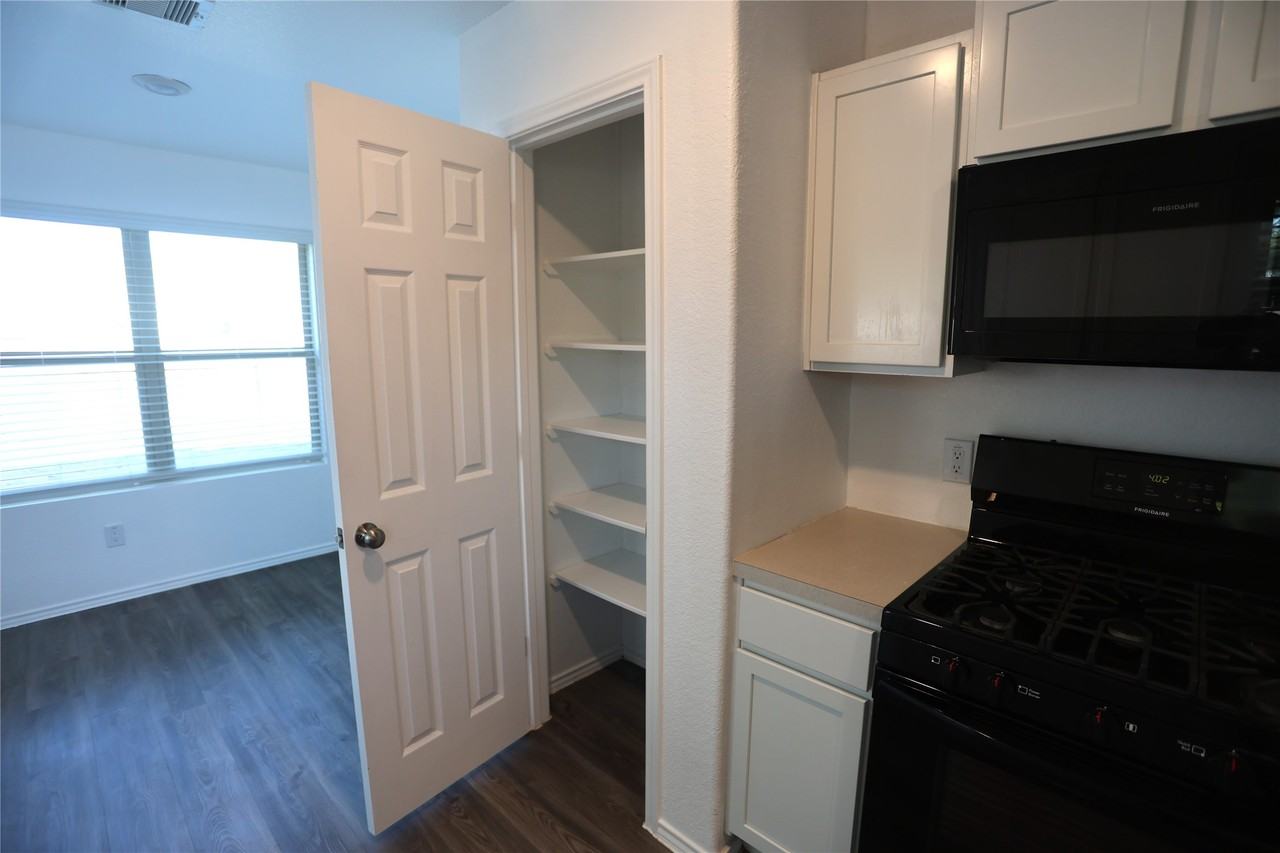 1603 Oleander Greens Dr #1603 - Photo 7 of 19