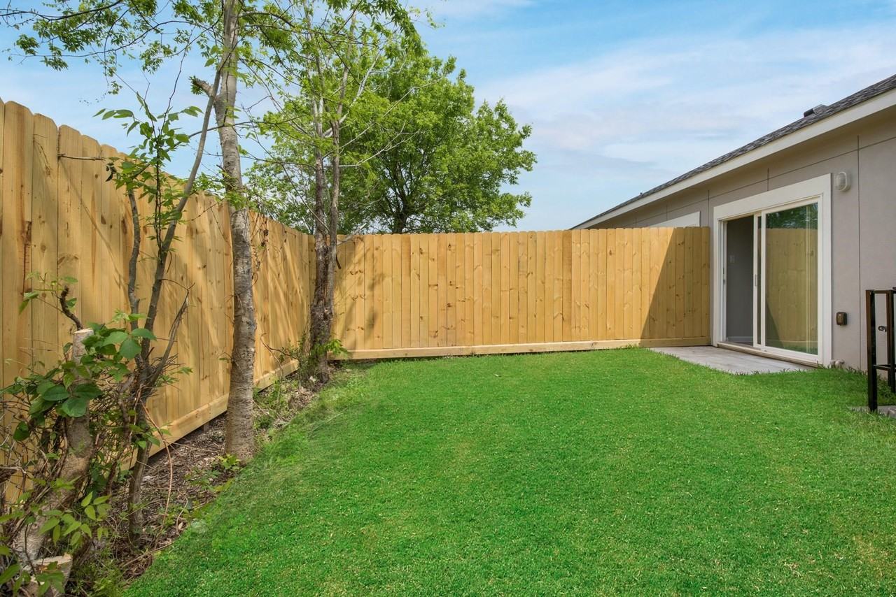 5911 Westover St #5911B - Photo 5 of 21