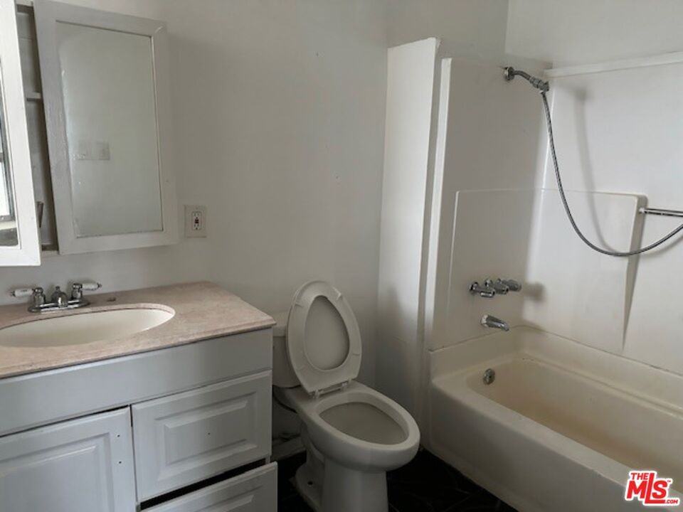 1347 Valencia St #1347 - Photo 7 of 12