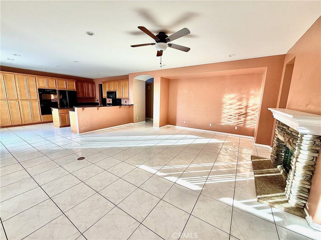 12431 Goodwood Dr #12431 - Photo 2 of 9