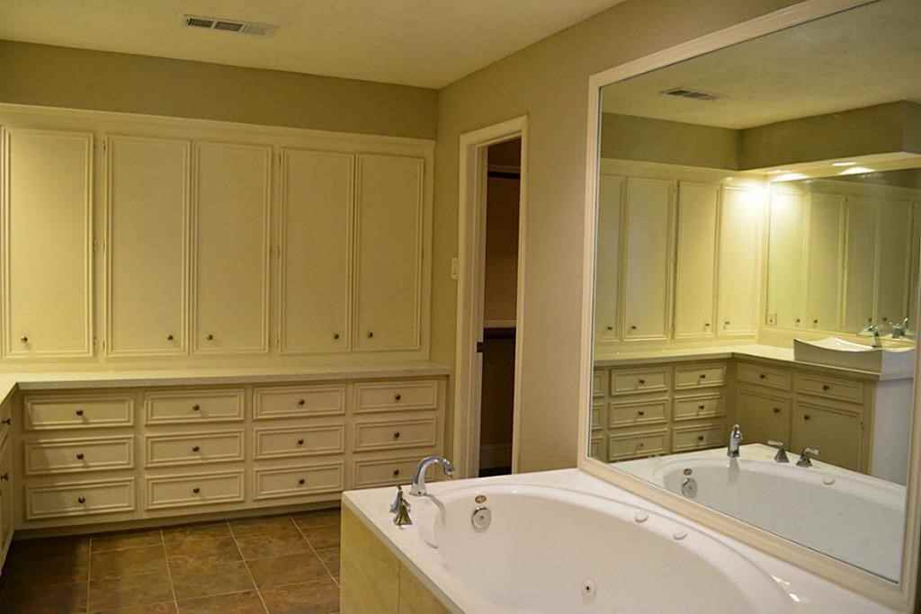 2127 Manor Green Dr #2127 - Photo 2 of 14