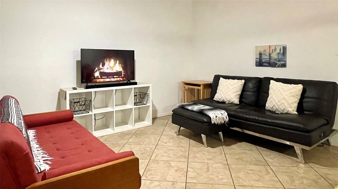 2810 Thrushwood Dr #2810A - Photo 3 of 8