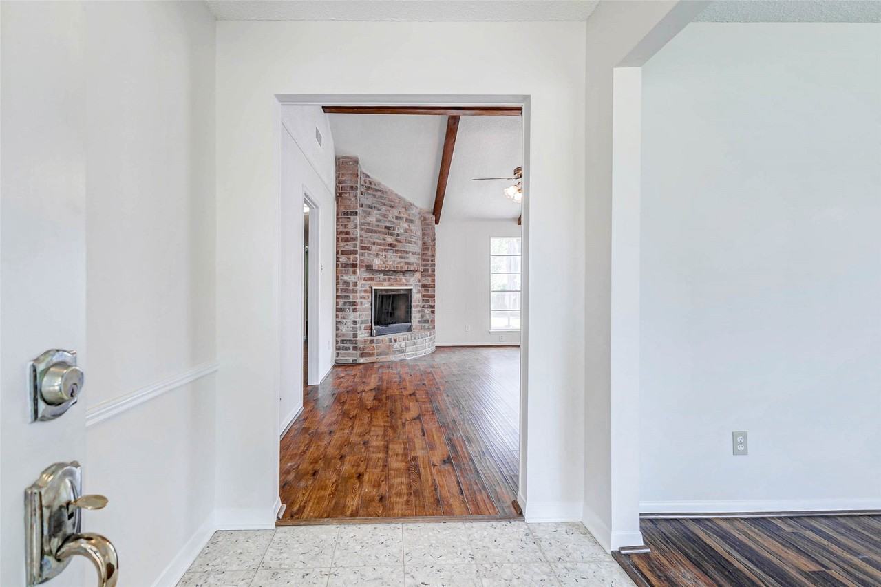 22223 Hockaday Dr #22223 - Photo 6 of 33