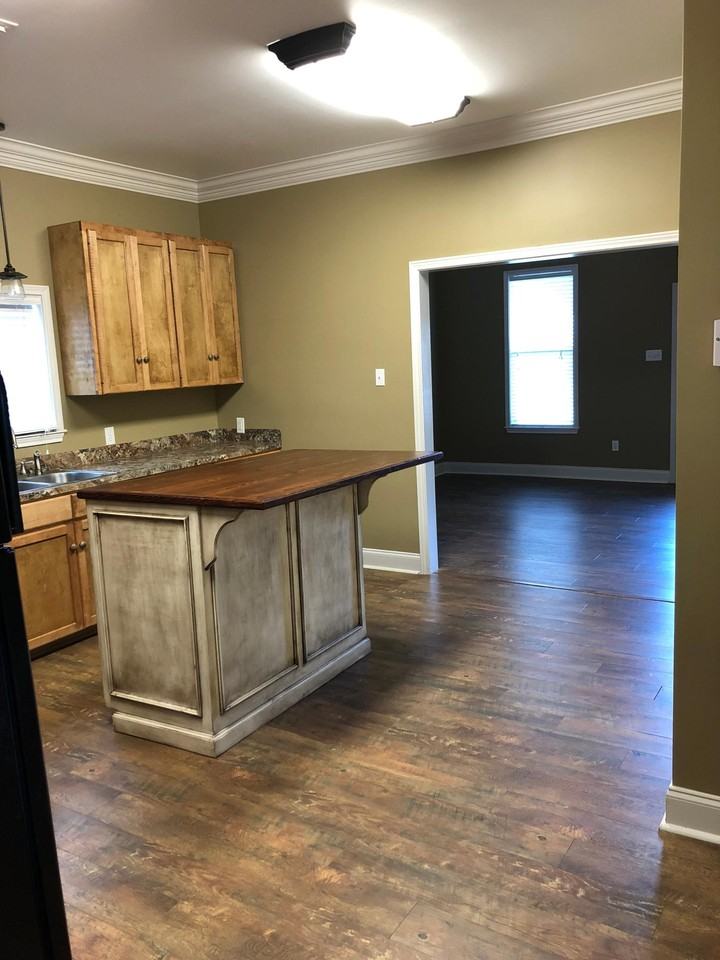 512 2nd St #NA - Photo 6 of 13