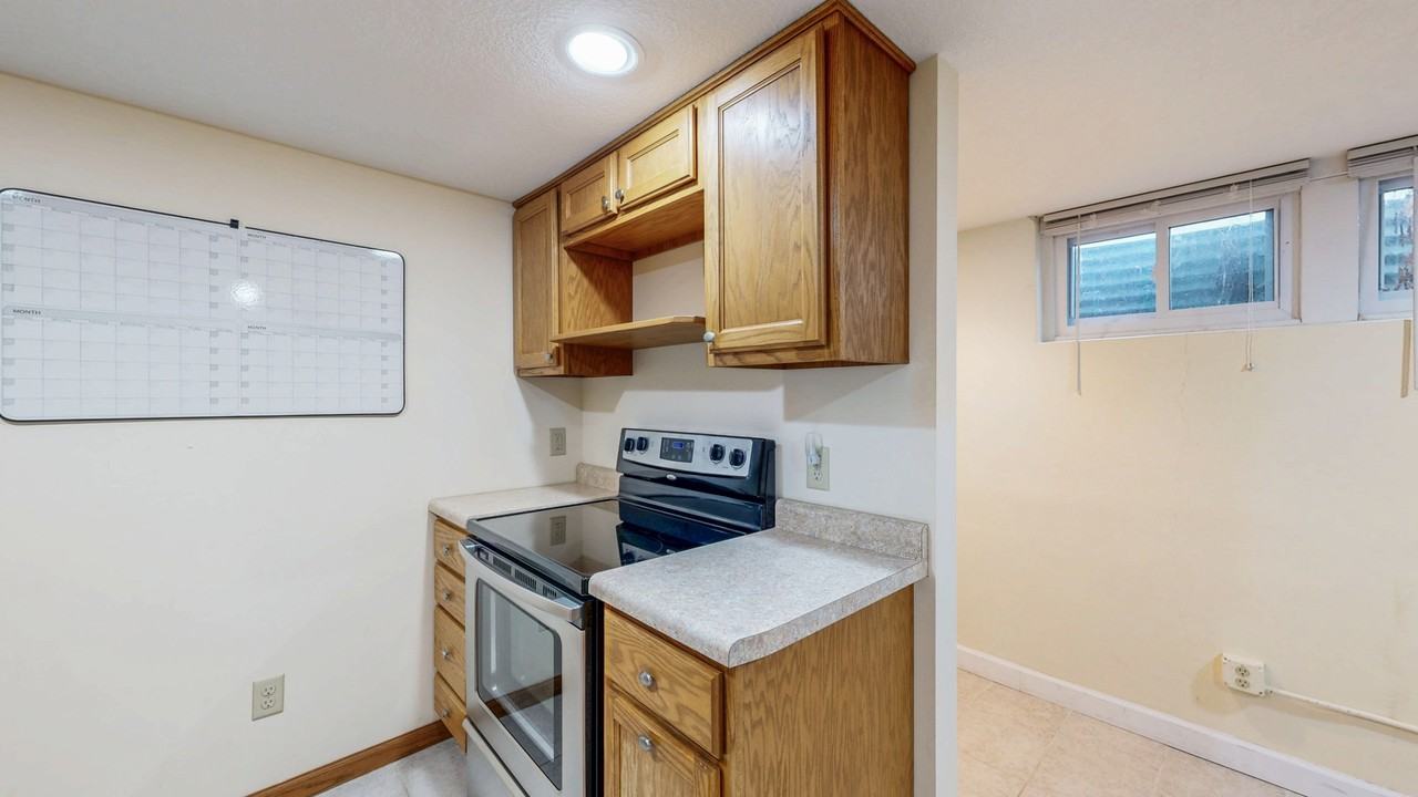 803 14th St Nw #1 - Photo 3 of 17