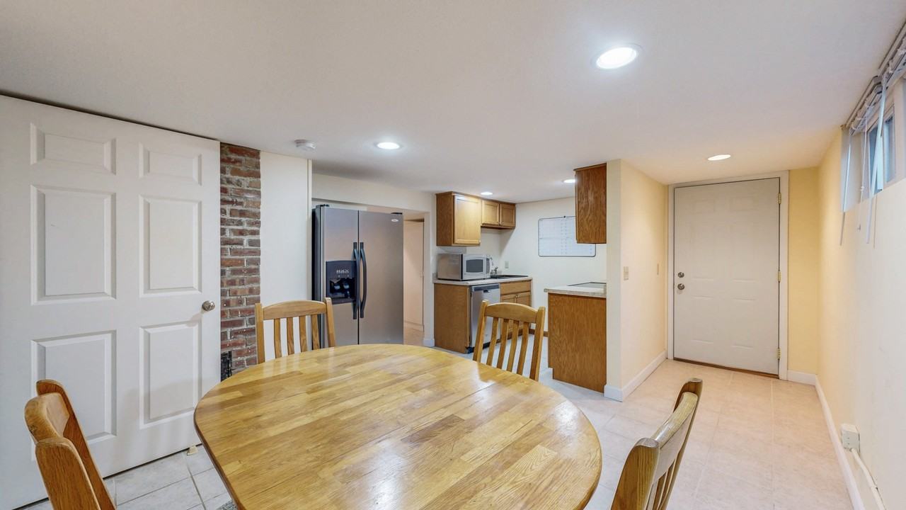 803 14th St Nw #1 - Photo 6 of 17