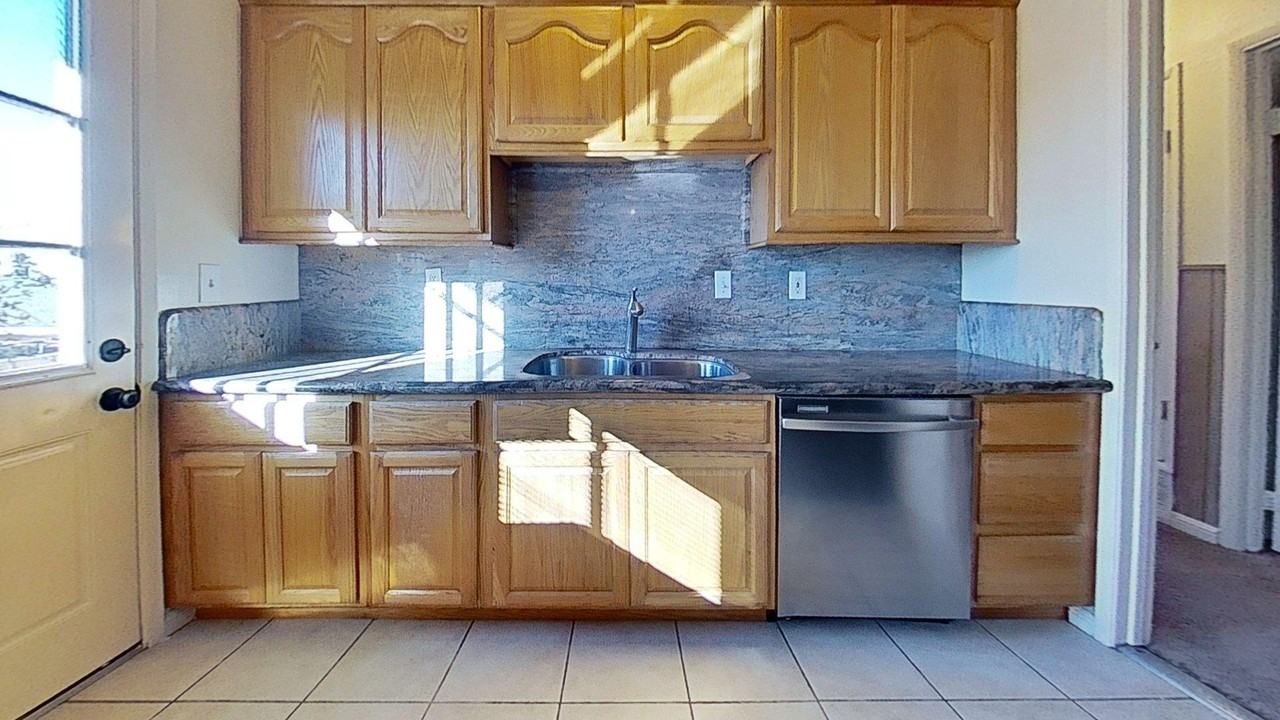 1785 Havana St - Photo 4 of 20