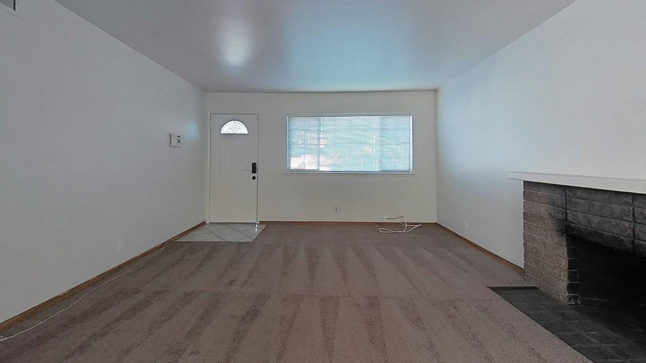 1785 Havana St - Photo 5 of 20