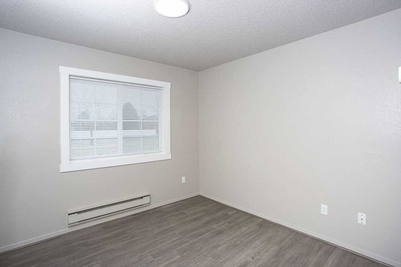 237 Cape Cod Dr - Photo 5 of 11