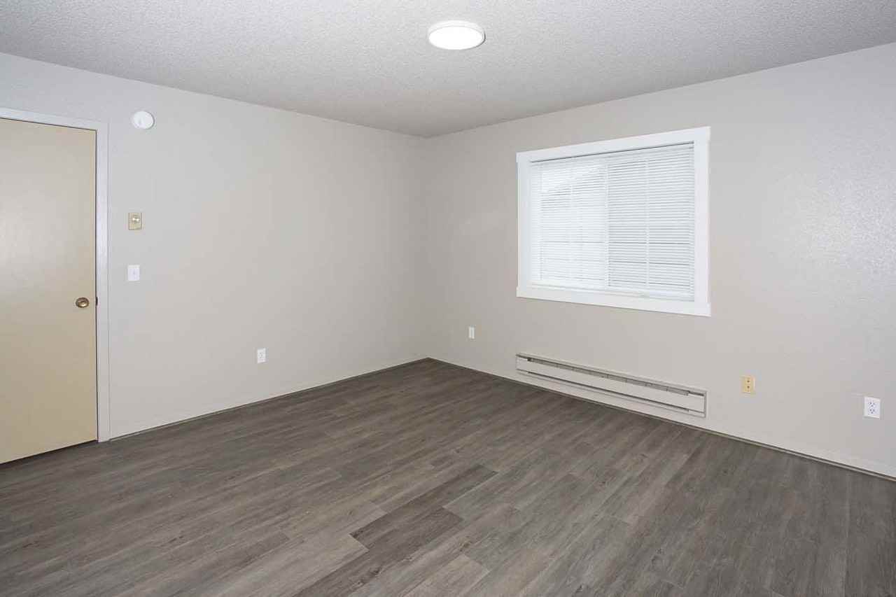 237 Cape Cod Dr - Photo 6 of 11