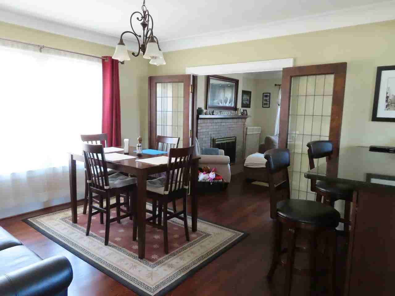 1157 Beaconsfield Ave - Photo 6 of 21