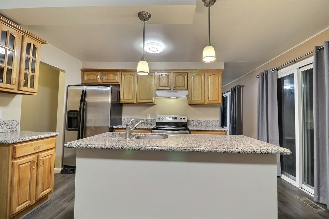 26804 17th Place South - Photo 7 of 33