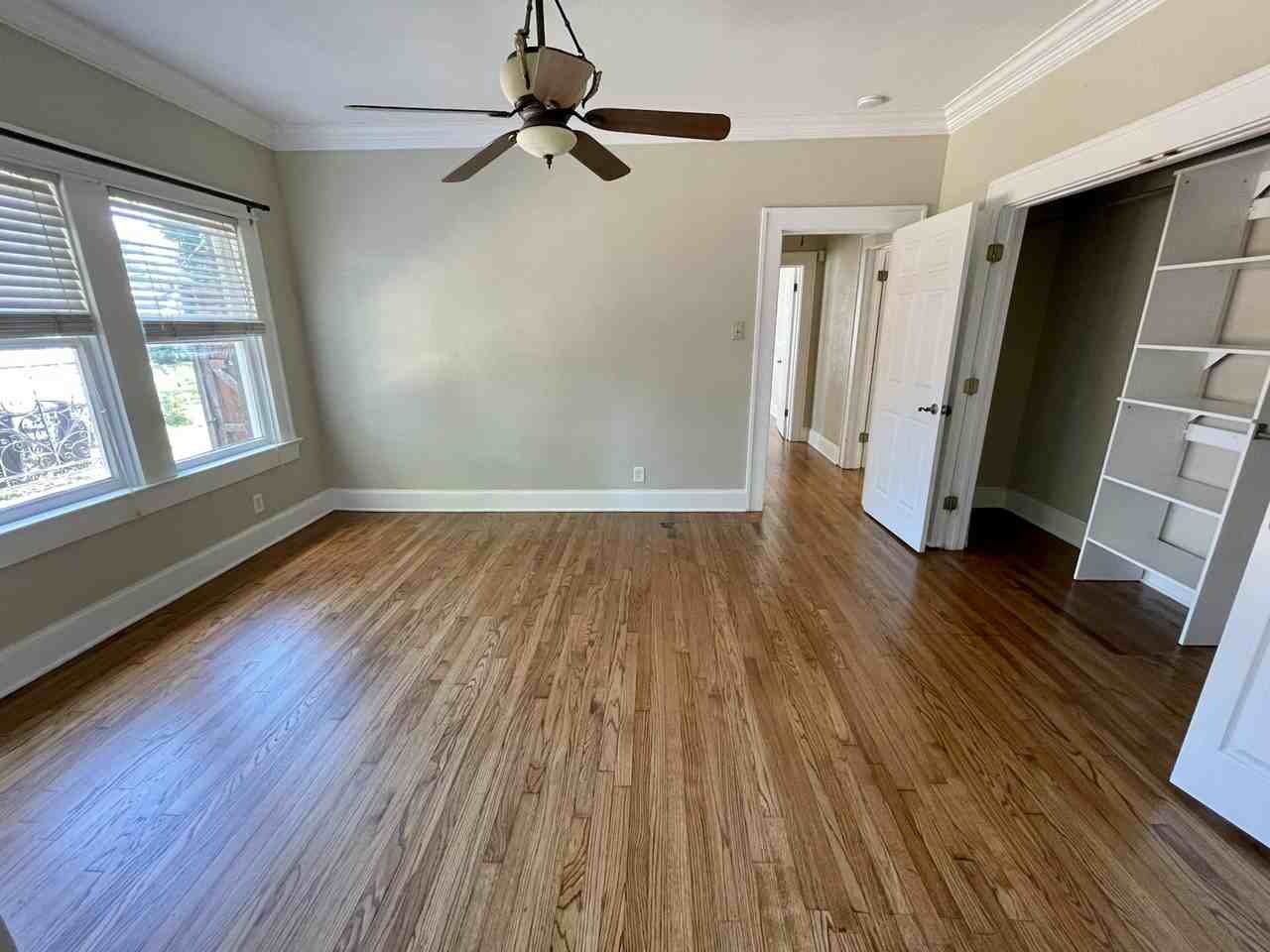 5118 Stoneleigh Avenue, Unit House - Photo 5 of 9