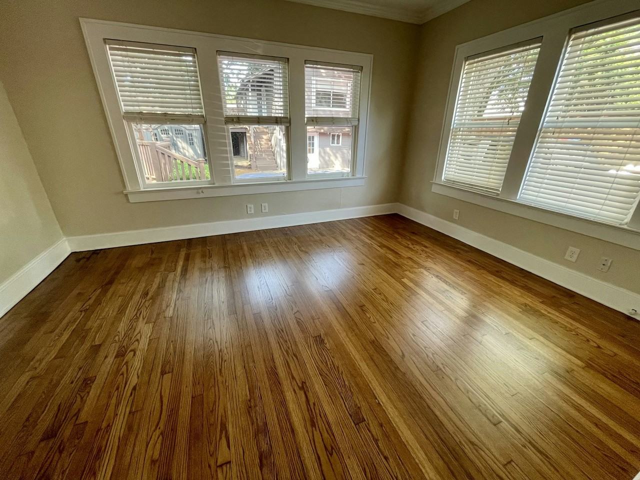 5118 Stoneleigh Avenue, Unit House - Photo 6 of 9